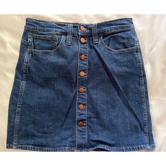 Madewell Stretch Denim Straight Mini Skirt in Arroyo Wash: Button-Front Edition - Picture 5 of 7